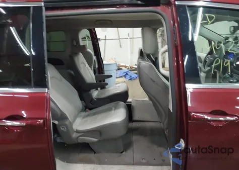 2019 Chrysler Pacifica Touring L z USA, uszkodzony, nr VIN 2C4RC1BG7KR666098